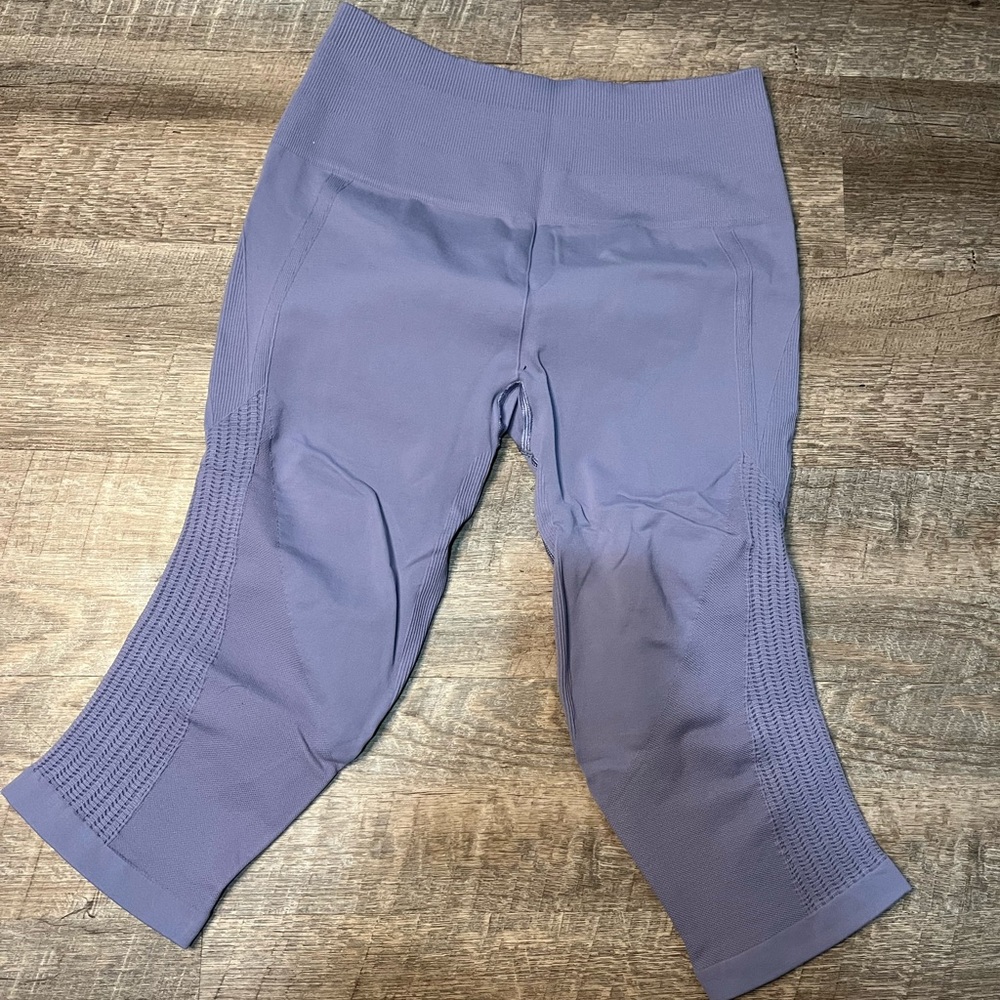 Cropped purple lululemon leggings